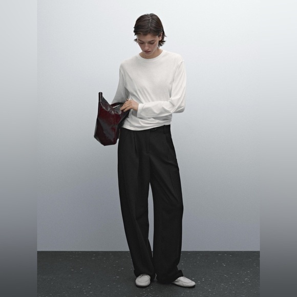 NWT Massimo Dutti Women’s Pleated Black Dart Trousers Straight Leg 2 - Picture 1 of 5